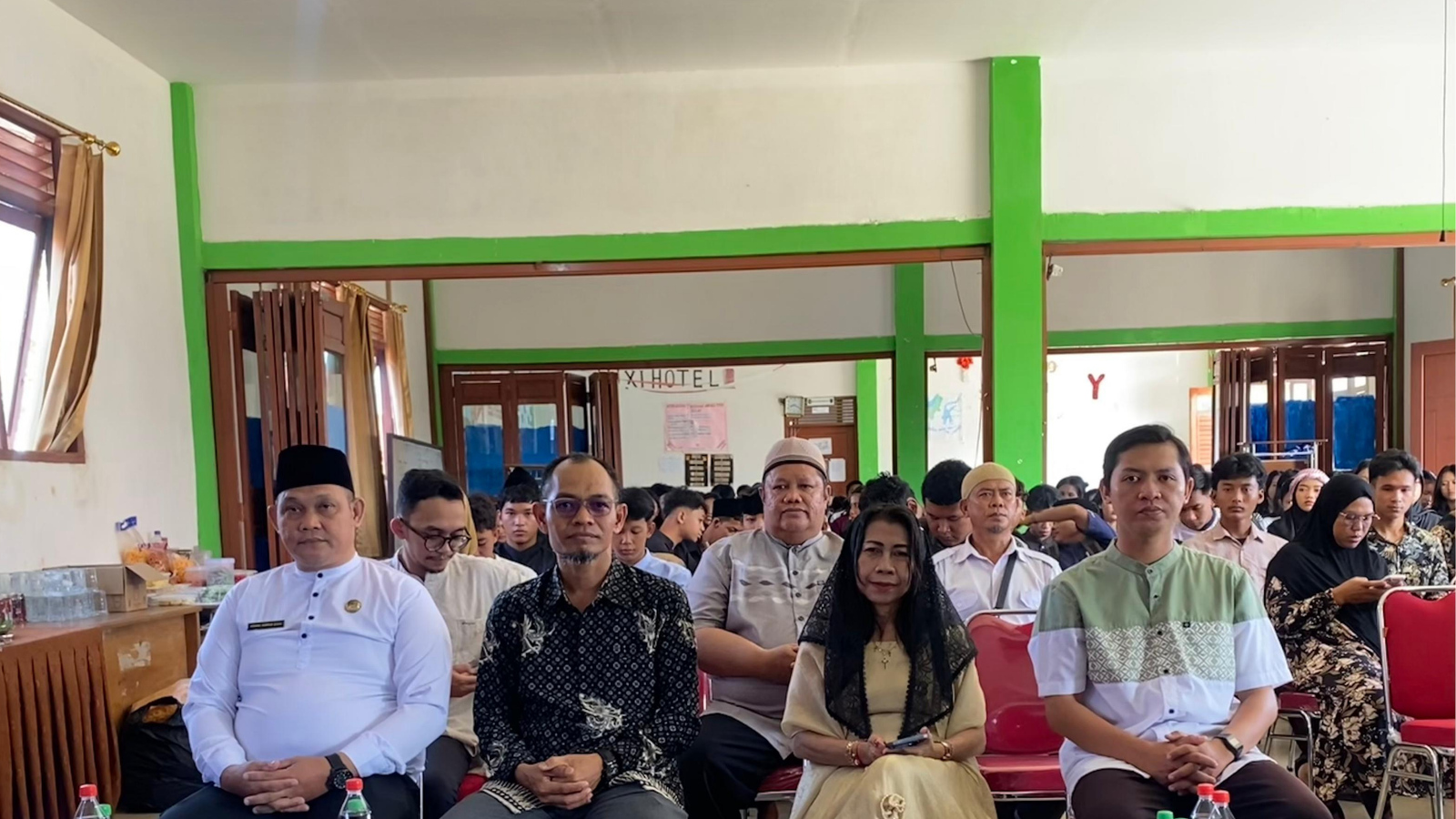 Kasih di Bulan Syawal: Catatan Seorang Guru Kristen dalam Hangatnya Silaturahmi Halal Bi Halal di SMKN 2 Putussibau Kalimantan Barat