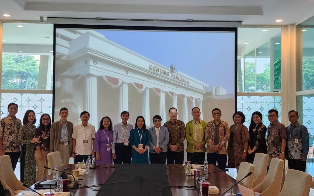 Akademisi Vietnam Pelajari Program LKLB Indonesia