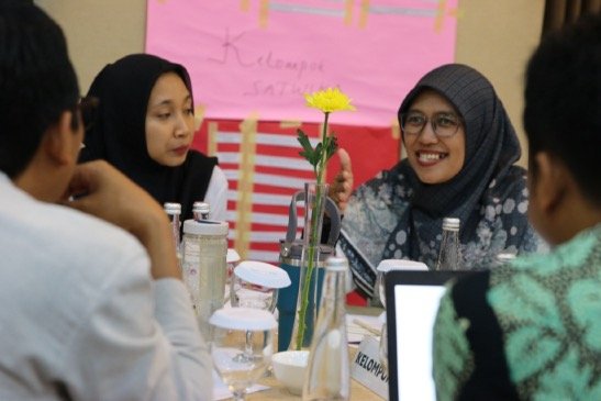 Belajar Menjadi Jembatan: Menemukan Makna Kepemimpinan di LKLB